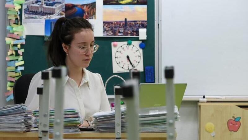 За избыточную бюрократическую нагрузку на учителей будут наказывать