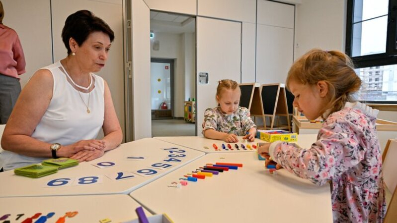 Работу детских садов могут продлить до восьми вечера